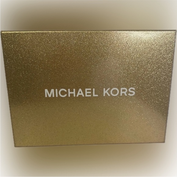 NWT Michael Kors logo debossed belt bag - Fawn color - Picture 2 of 6